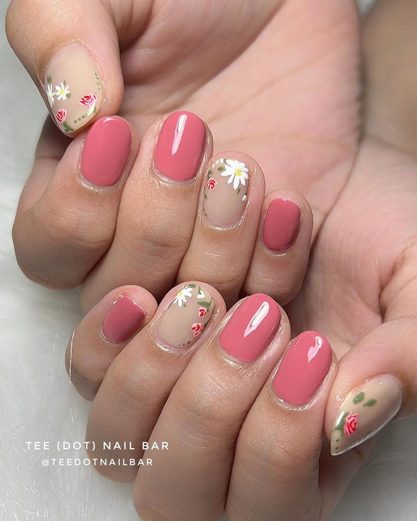 Floral nail art inspired by wedding bouquet